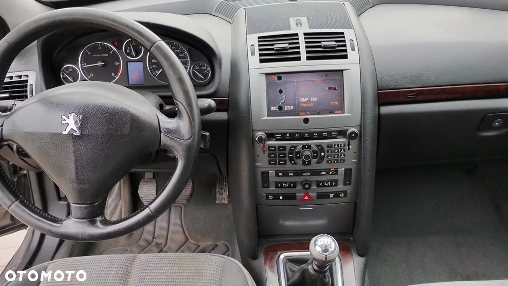 Peugeot 407 - 8