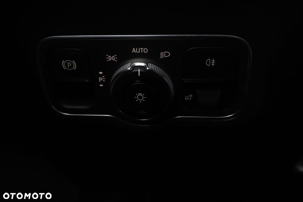 Mercedes-Benz Klasa B 180 Progressive 7G-DCT - 30