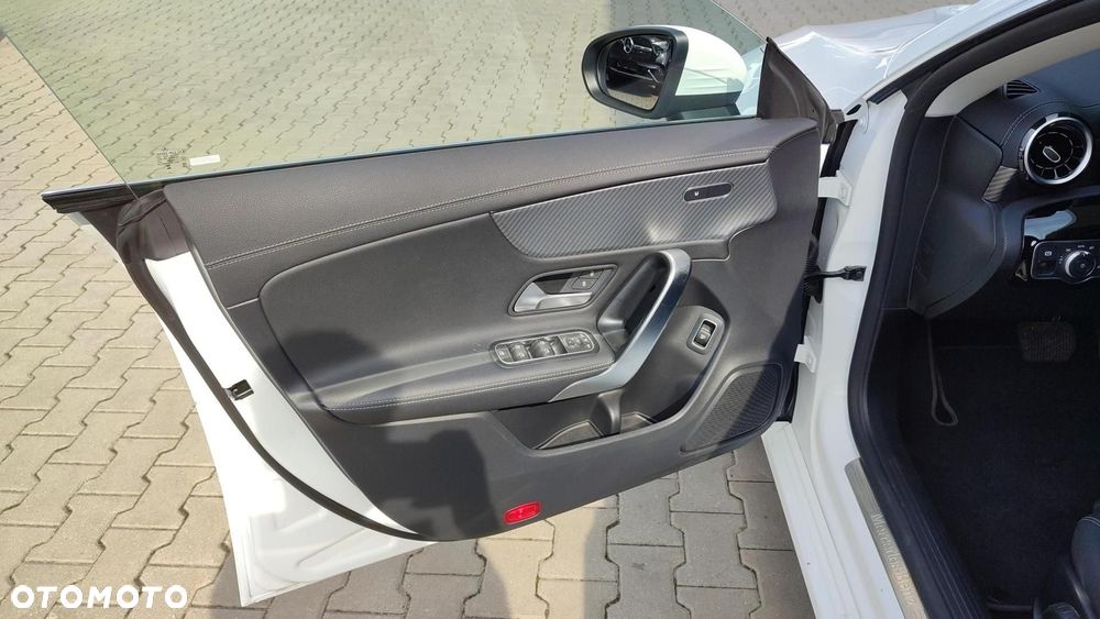 Mercedes-Benz CLA - 9