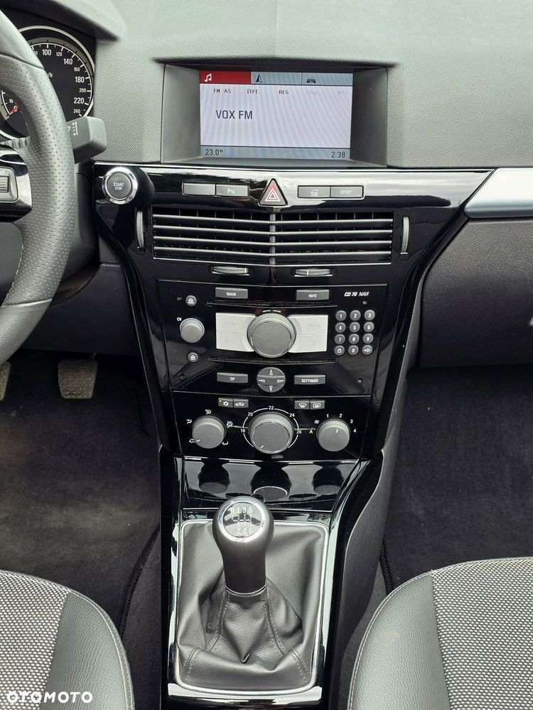 Opel Astra 1.9 CDTI Cosmo - 22