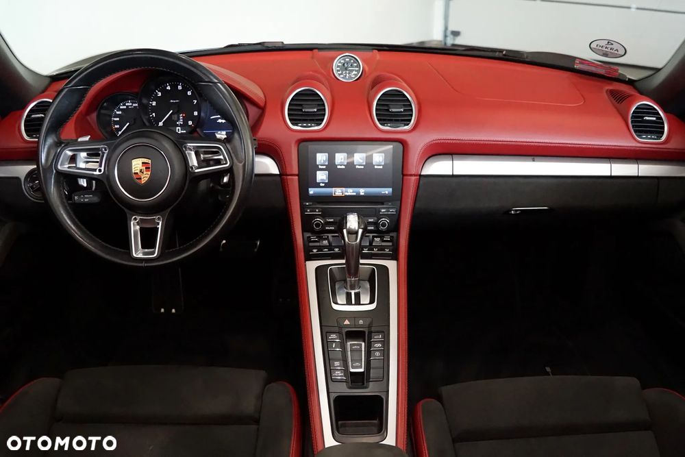 Porsche 718 Spyder - 31