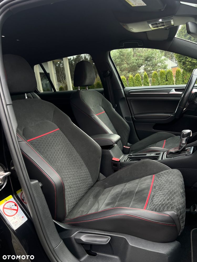 Volkswagen Golf GTI (BlueMotion Technology) DSG Performance - 17