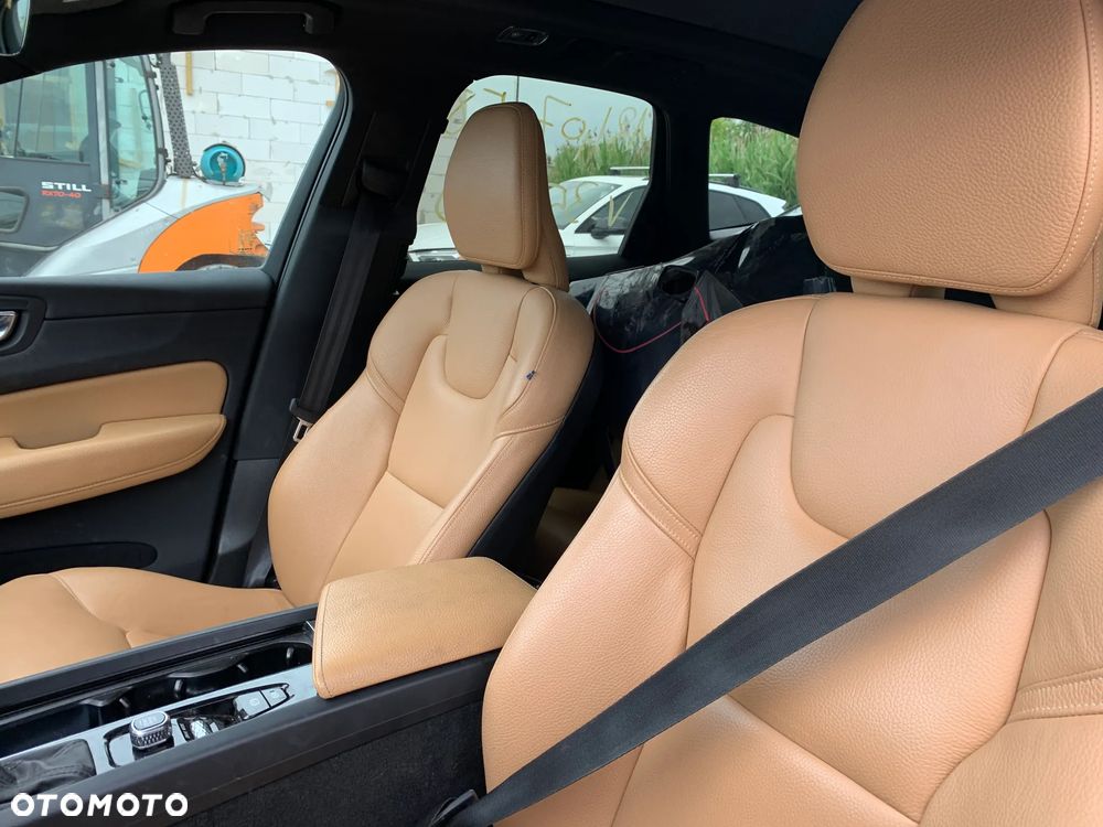 Volvo XC 60 T6 AWD Momentum - 10