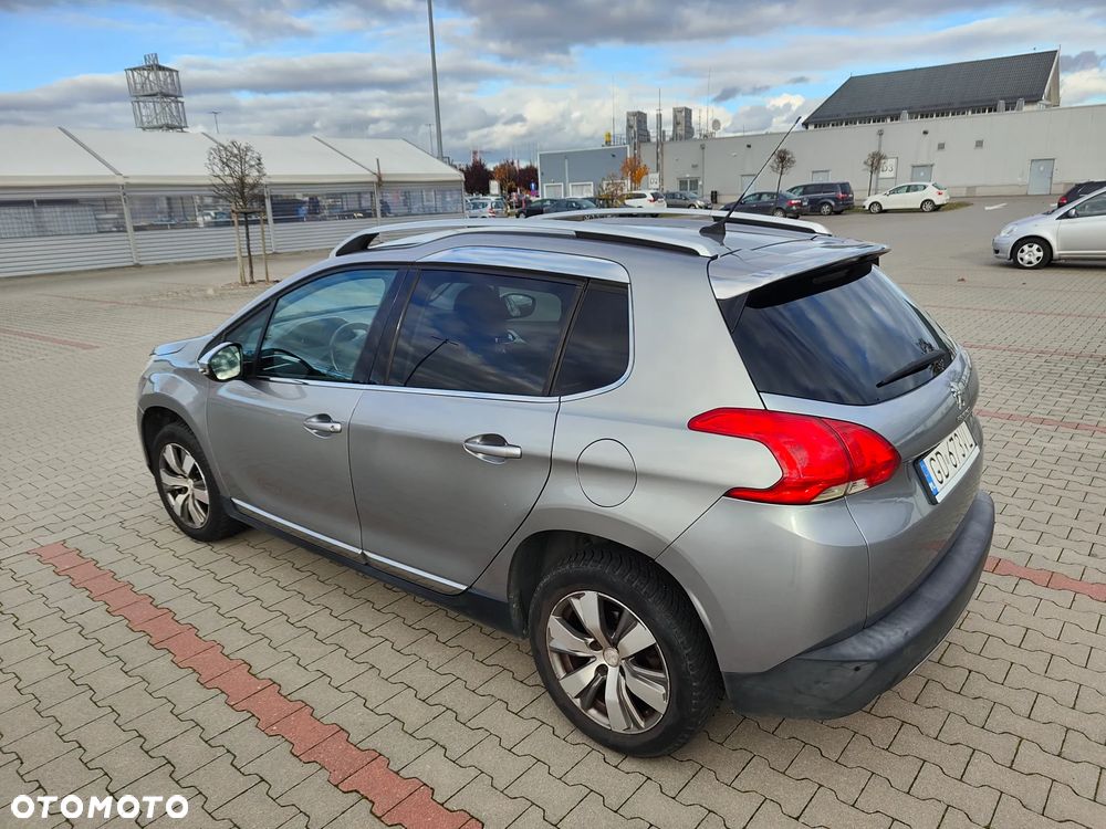 Peugeot 2008 1.6 e-HDi Allure S&S - 4