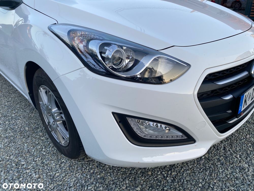 Hyundai i30 blue 1.4 Style - 10