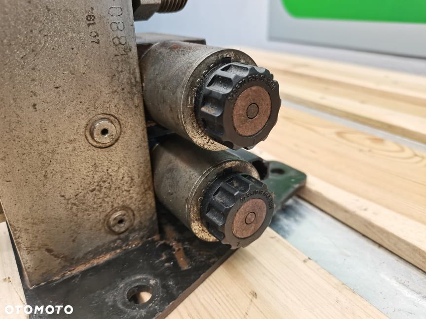 Rozdzielacz hydrauliczny łap CAT 560 Rexroth - 6