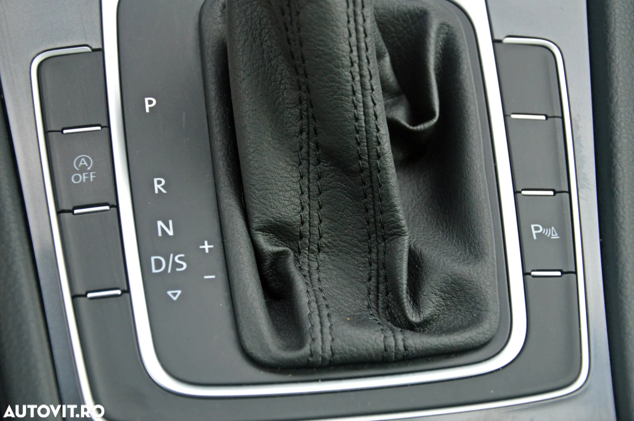 Volkswagen Golf - 25