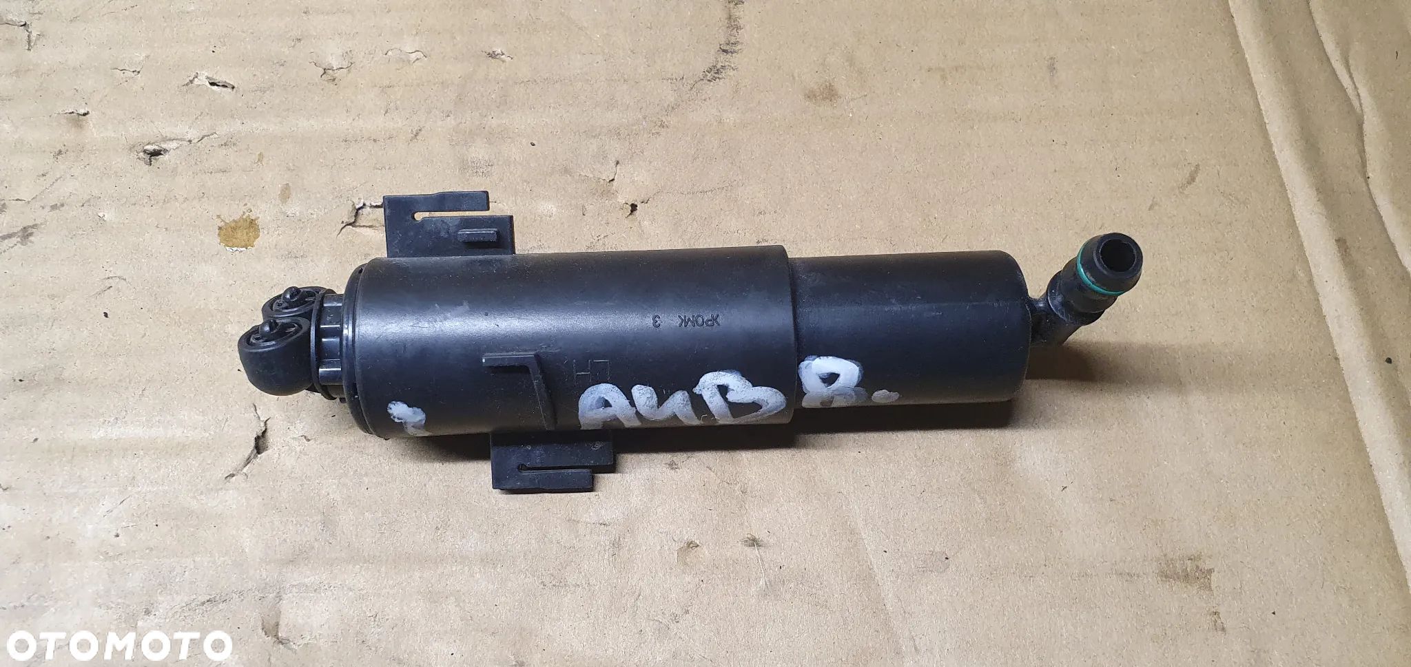 Spryskiwacz lampy Xenon przód przedni Audi A4 B8 - 1