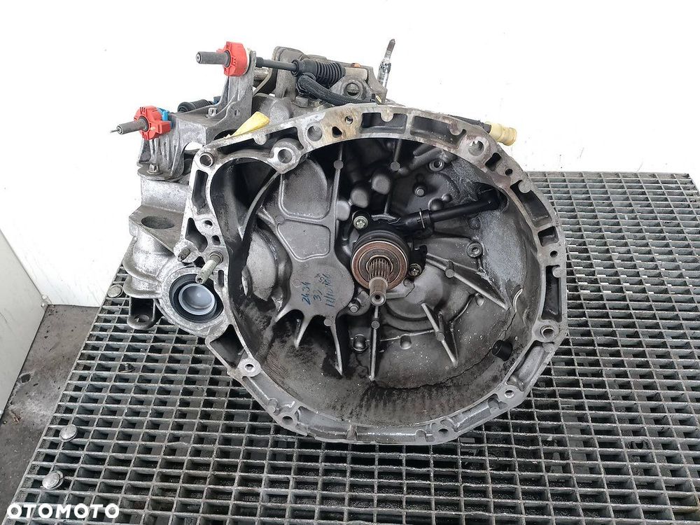 SKRZYNIA BIEGÓW MANUALNA 6 RENAULT MEGANE II FL ND0008 1.9 DCI - 1