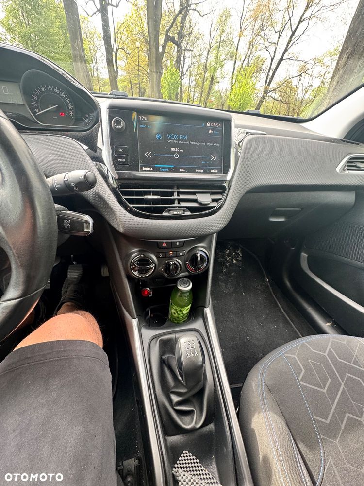 Peugeot 2008 1.6 BlueHDi Style - 19