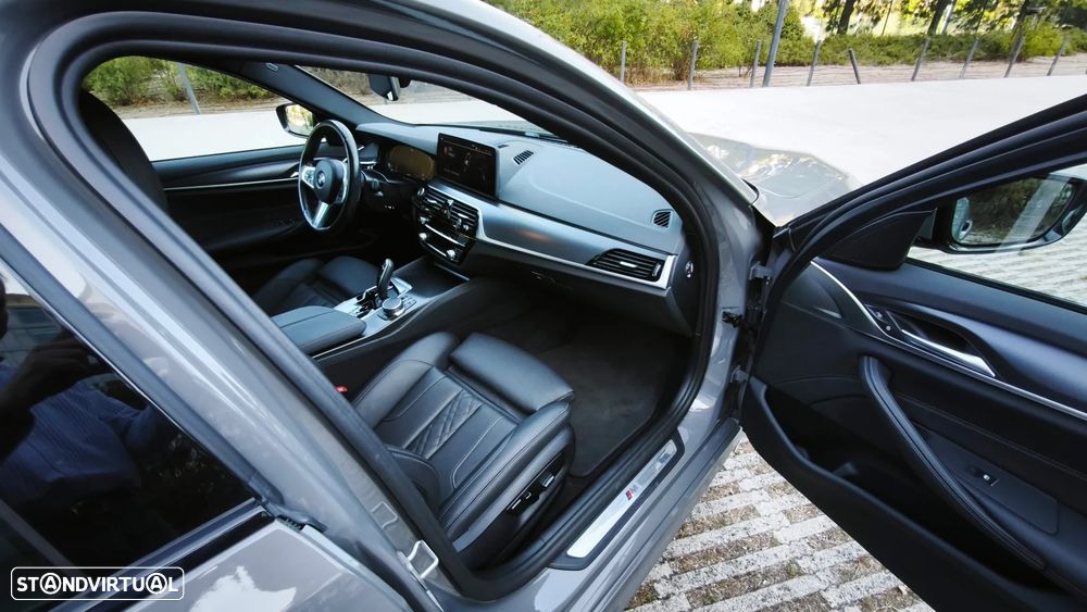 BMW 520 d Pack Desportivo M Auto - 33
