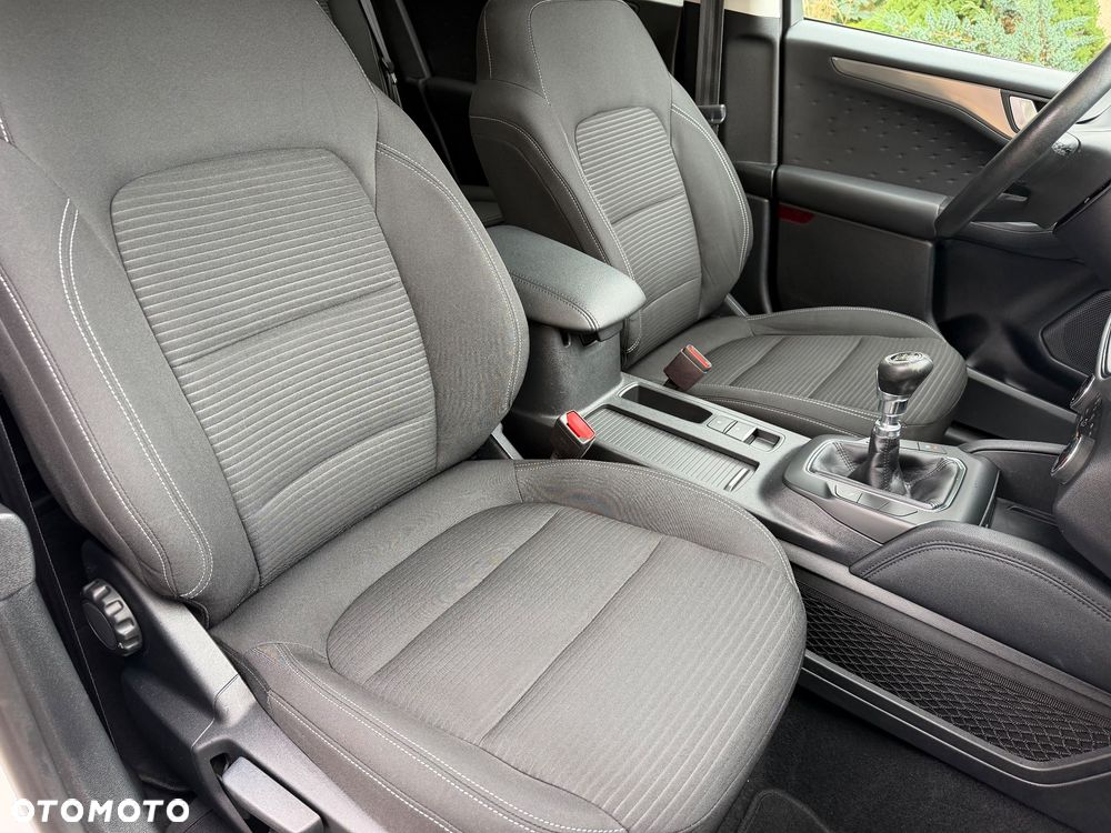 Ford Kuga - 37