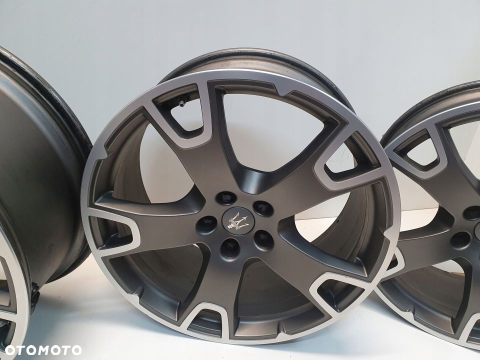 FELGI MASERATI LAVENTE 9JX20H2 ET40,5 5X114,3 - 6