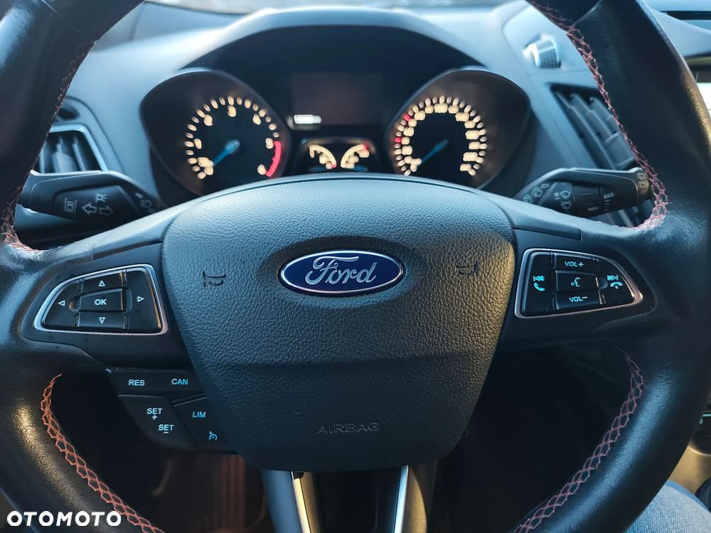 Ford Kuga 2.0 TDCi 2x4 ST-Line - 15