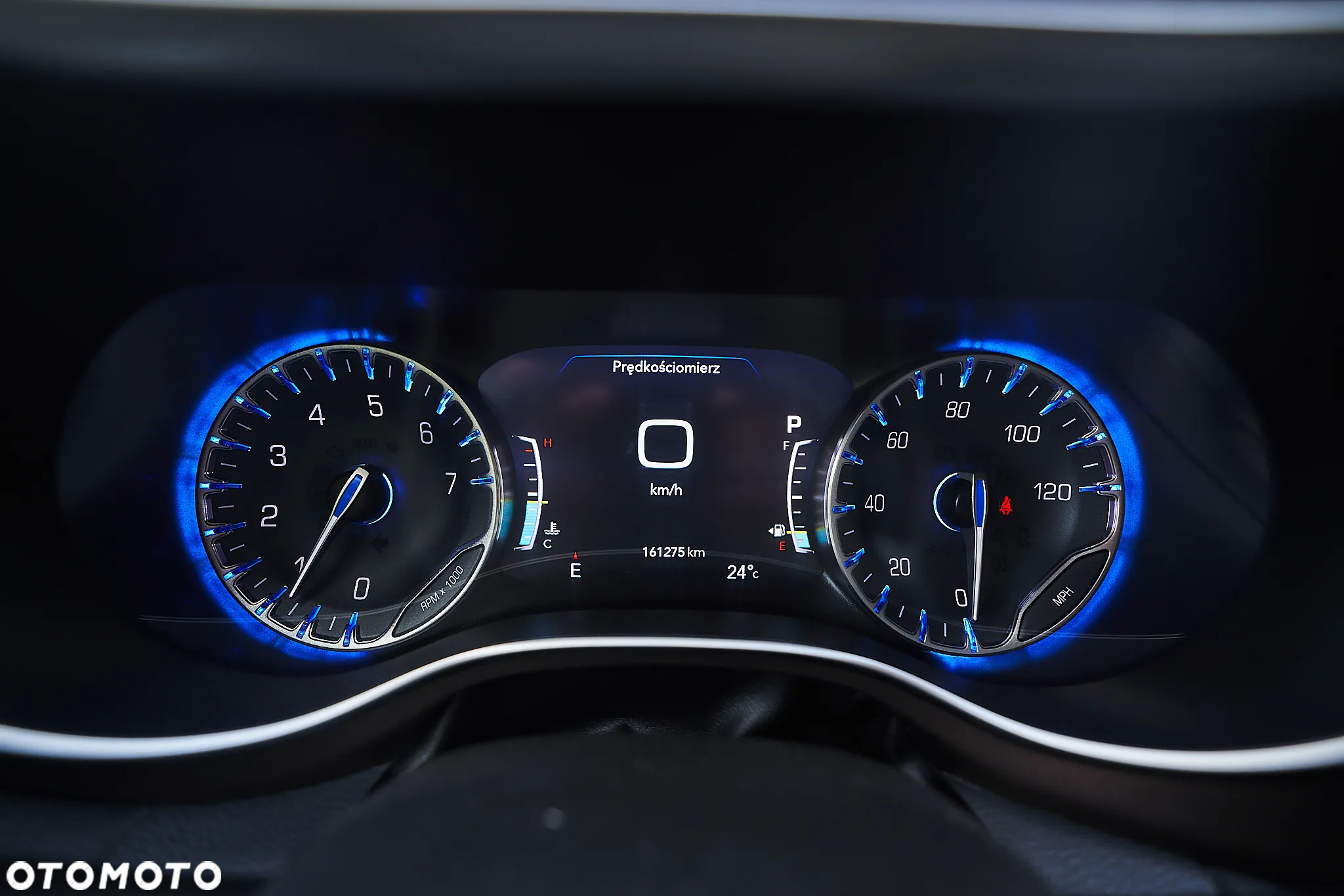 Chrysler Pacifica - 8