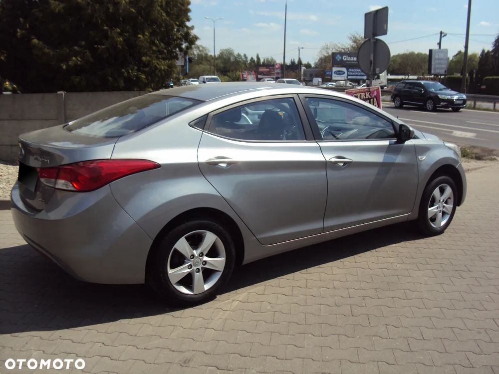 Hyundai Elantra 1.6 Comfort - 2