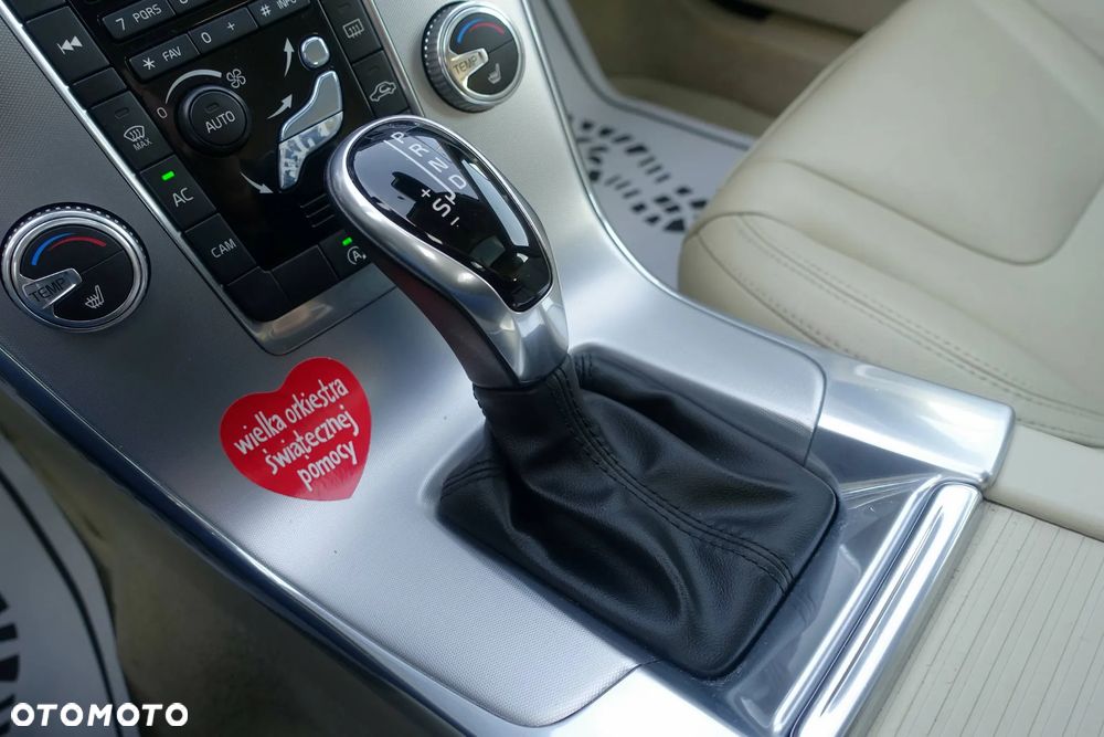 Volvo V60 Cross Country D4 Geartronic Summum - 23