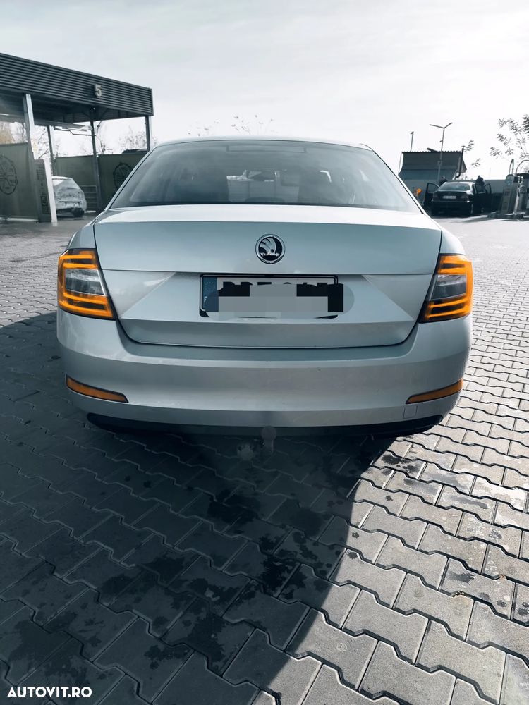 Skoda Octavia 2.0 TDI AMBITION - 4