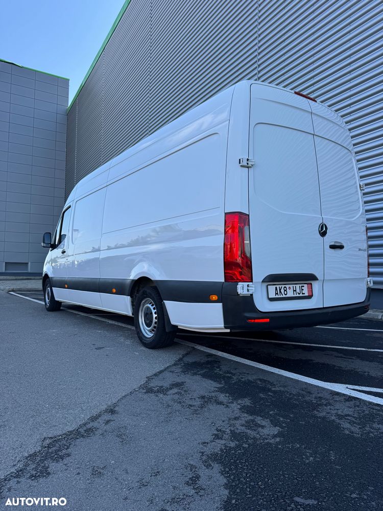 Mercedes-Benz Sprinter - 2