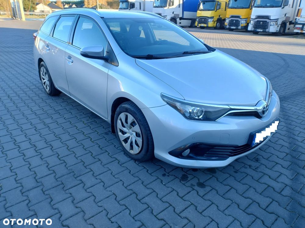 Toyota Auris 1.6 Premium - 2