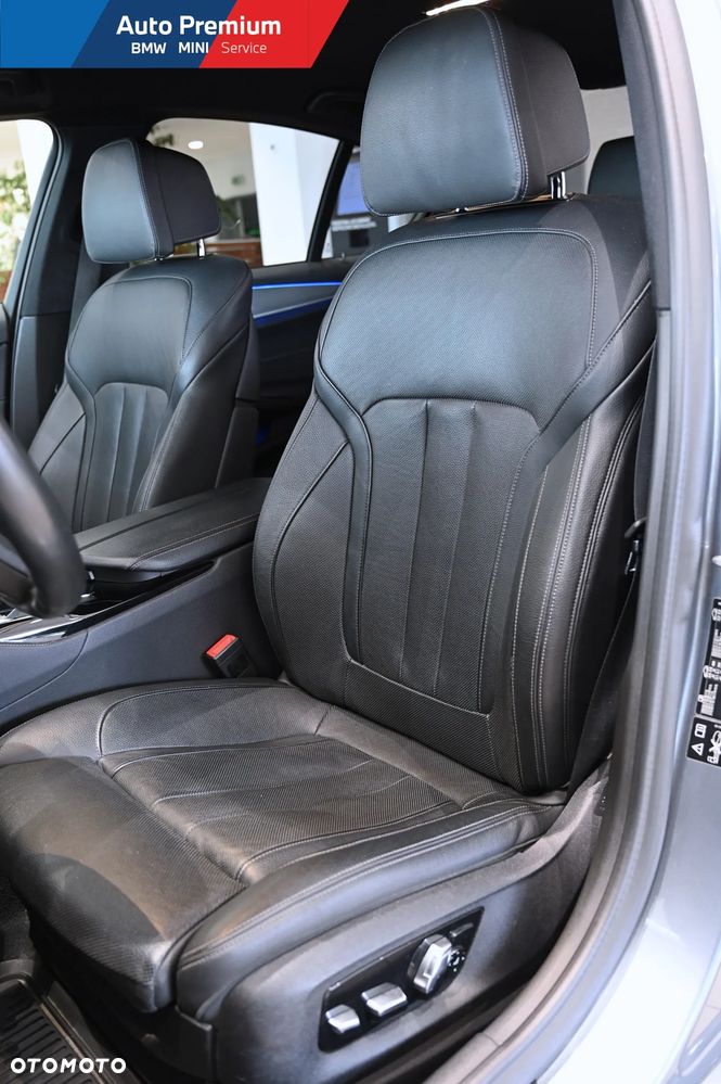 BMW Seria 5 540i xDrive - 15