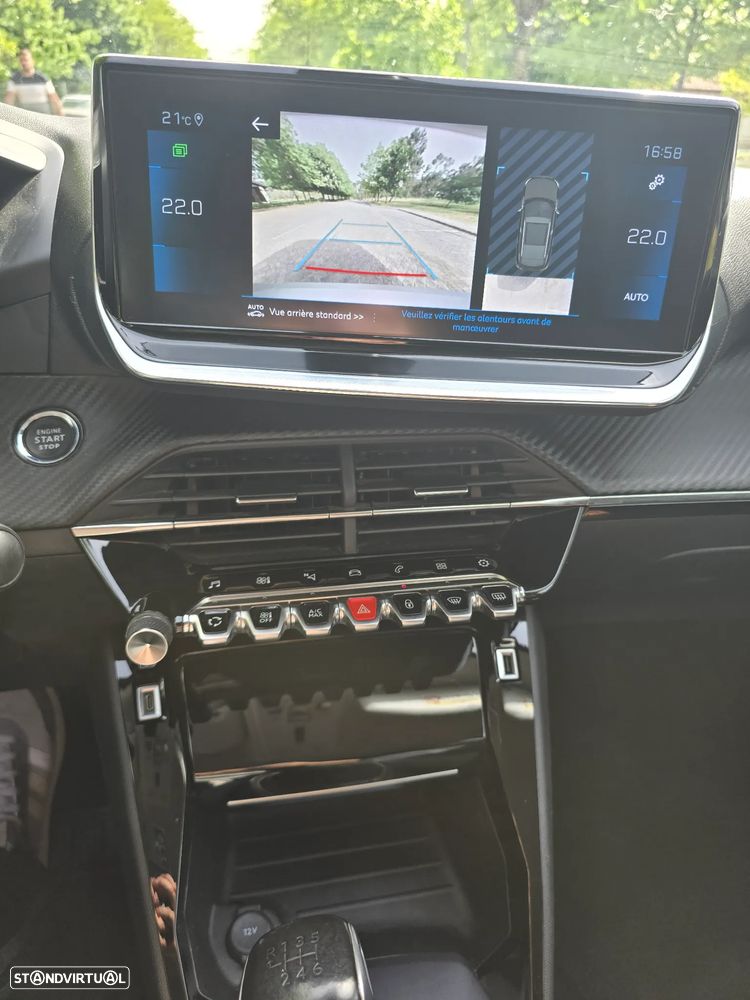 Peugeot 2008 1.2 PureTech Allure - 17