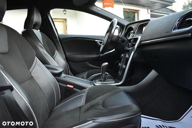 Volvo V40 D3 Drive-E SCR R-Design Momentum - 7