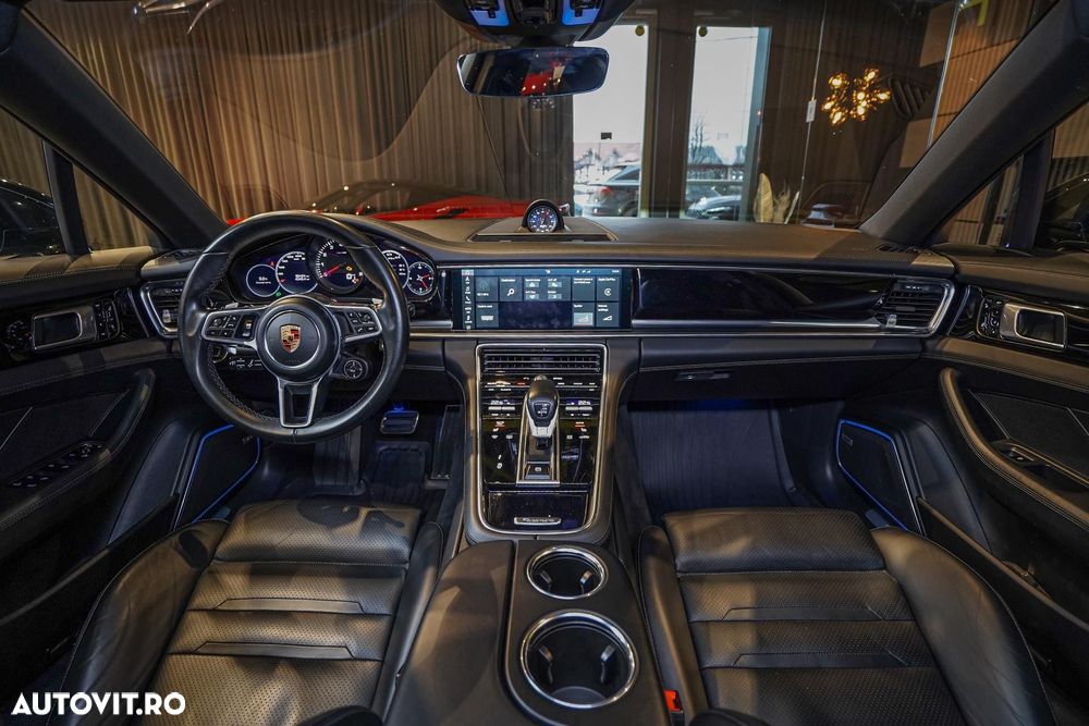 Porsche Panamera - 24