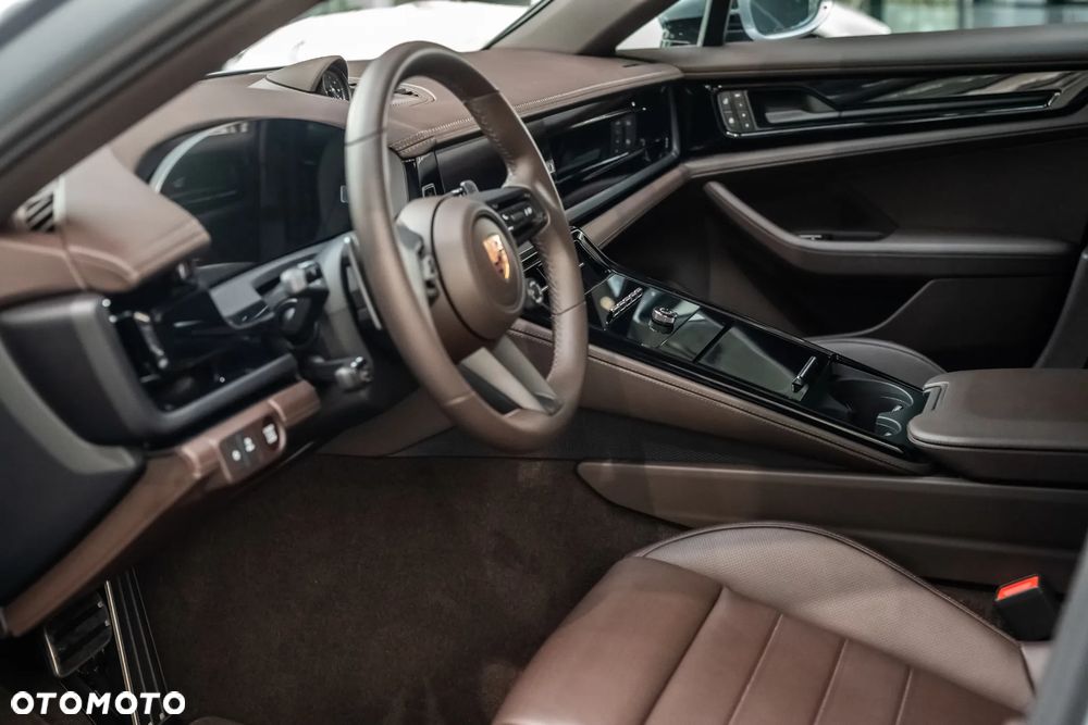 Porsche Panamera 4 - 22