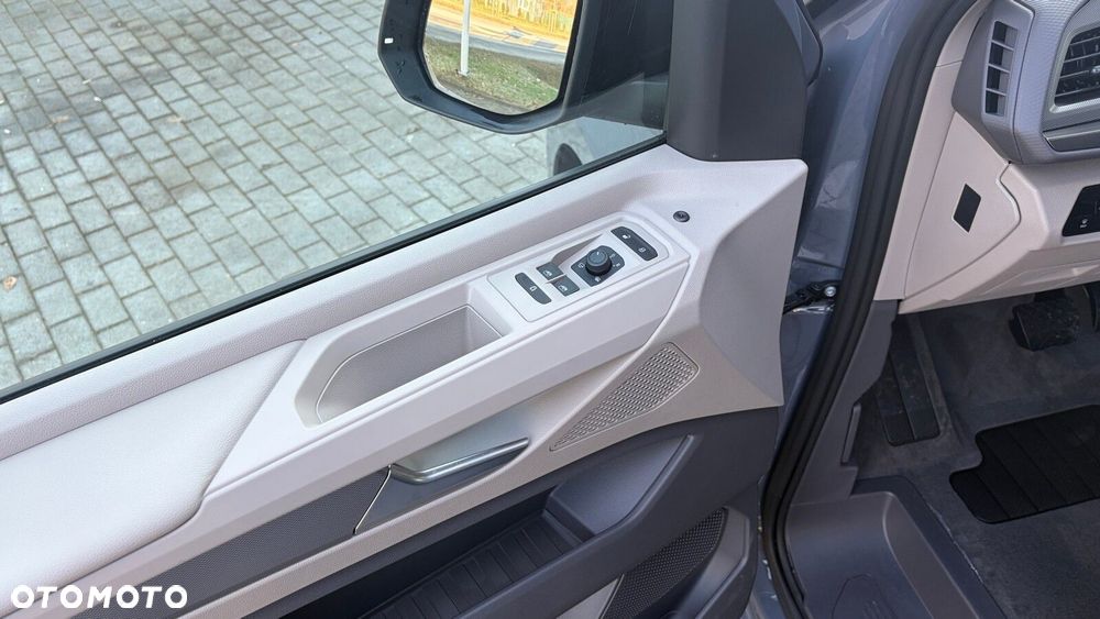 Volkswagen multivan Multivan Family L2 silnik: 2,0 l TDI SCR 150 KM / skrzynia biegów: 7-biegowa DSG rozstaw osi: 3124 mm - 20