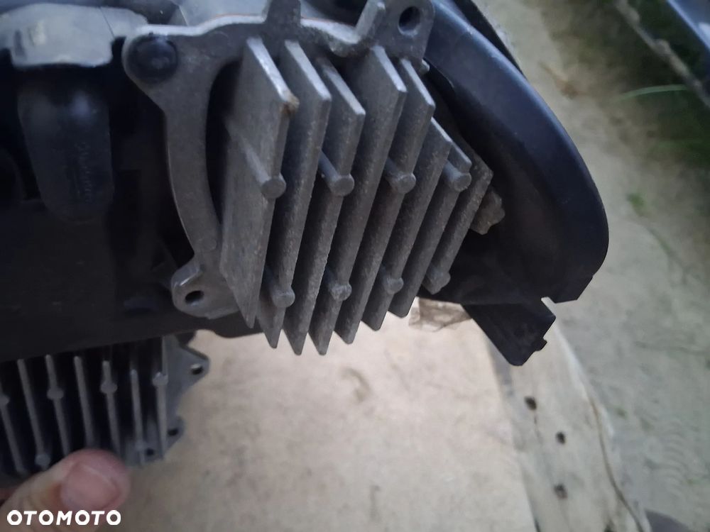 Lampa prawa BMW 5 G30 G31 M5 F90  uszkodzona - 4