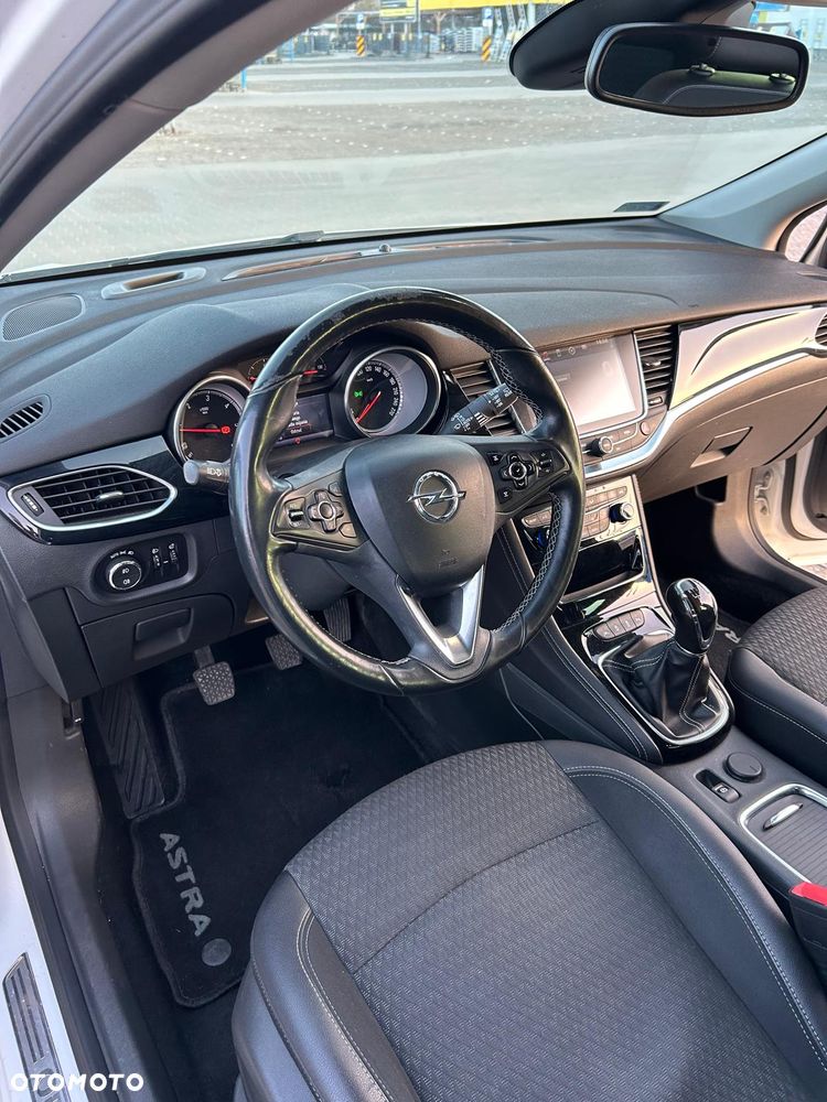Opel Astra 1.6 CDTI Cosmo - 23