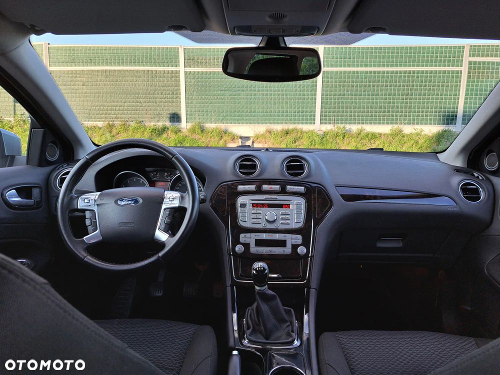 Ford Mondeo 1.8 Titanium X - 14