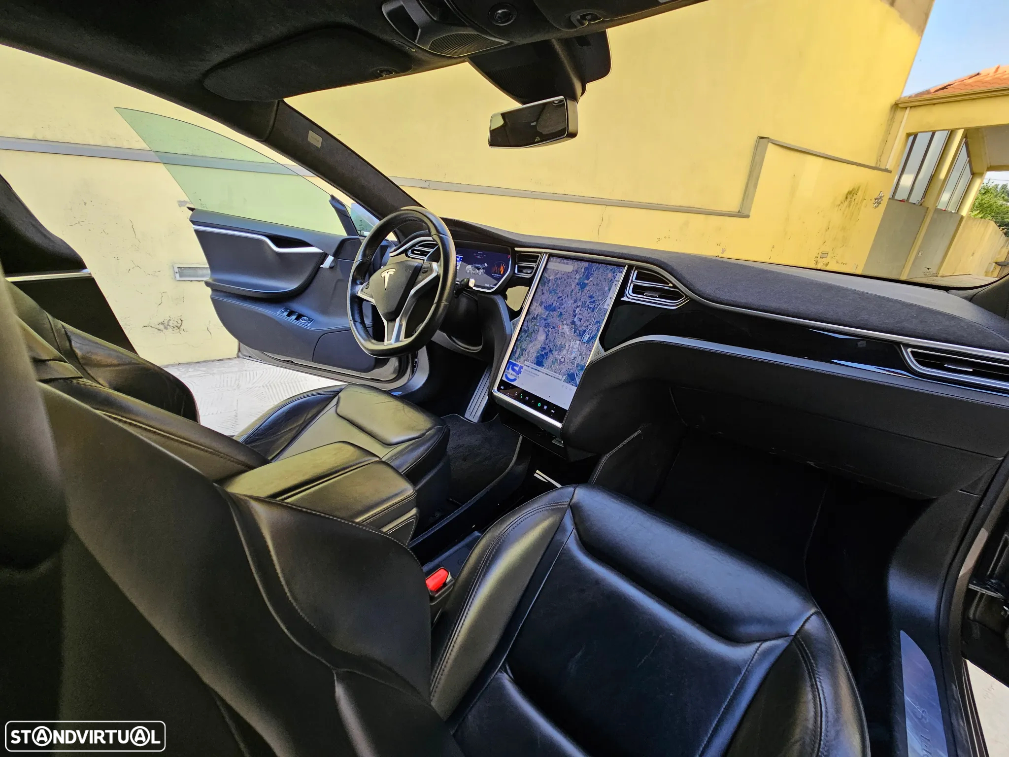 Tesla Model S - 11