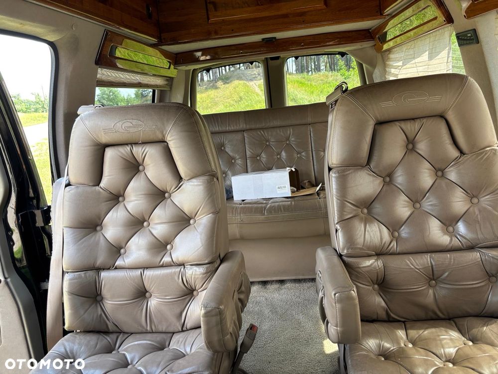 Chevrolet Chevy Van - 20