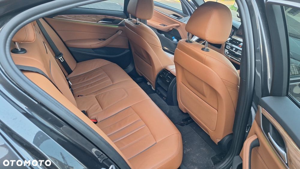 BMW Seria 5 520e M Sport sport - 24