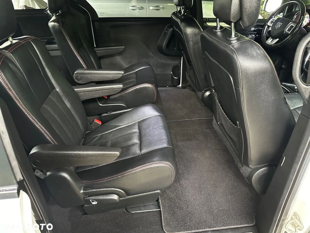 Dodge Grand Caravan 3.6 R/T - 18