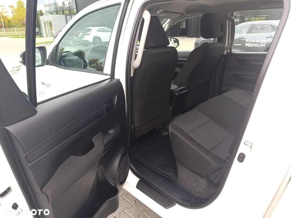 Toyota Hilux 2.4 D-4D Double Cab DLX 4x4 - 17