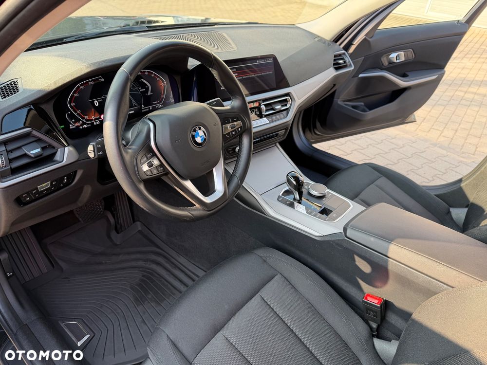 BMW Seria 3 330d MHEV Advantage - 8