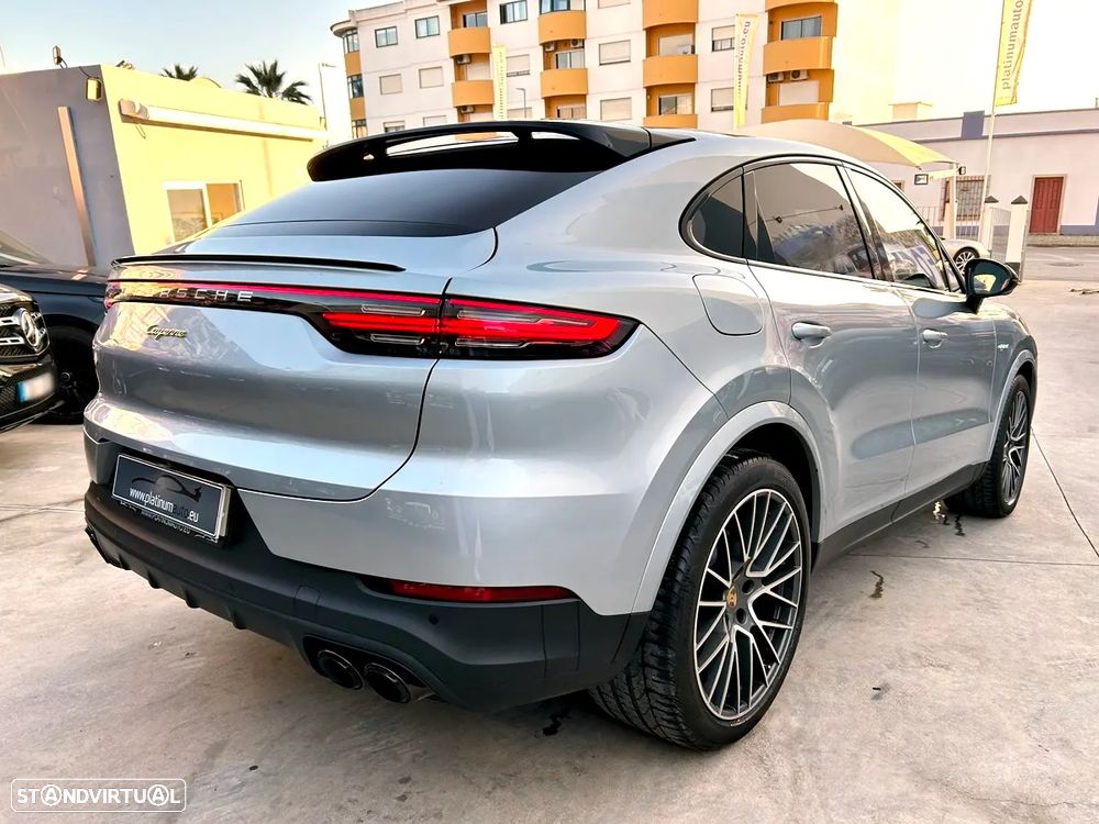 Porsche Cayenne Coupé E-Hybrid - 3