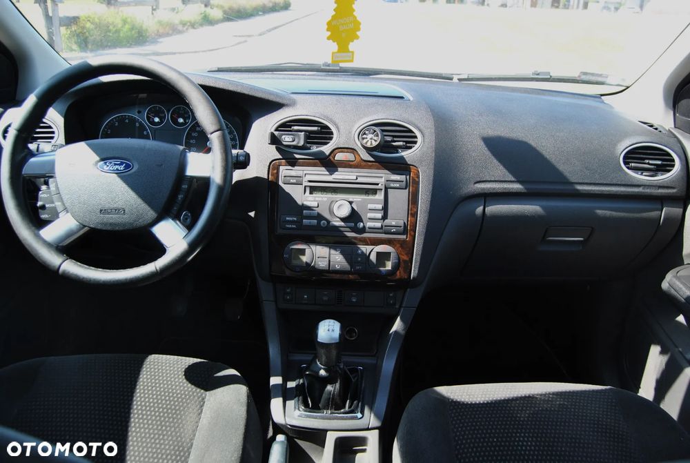 Ford Focus 1.6 Ghia - 9