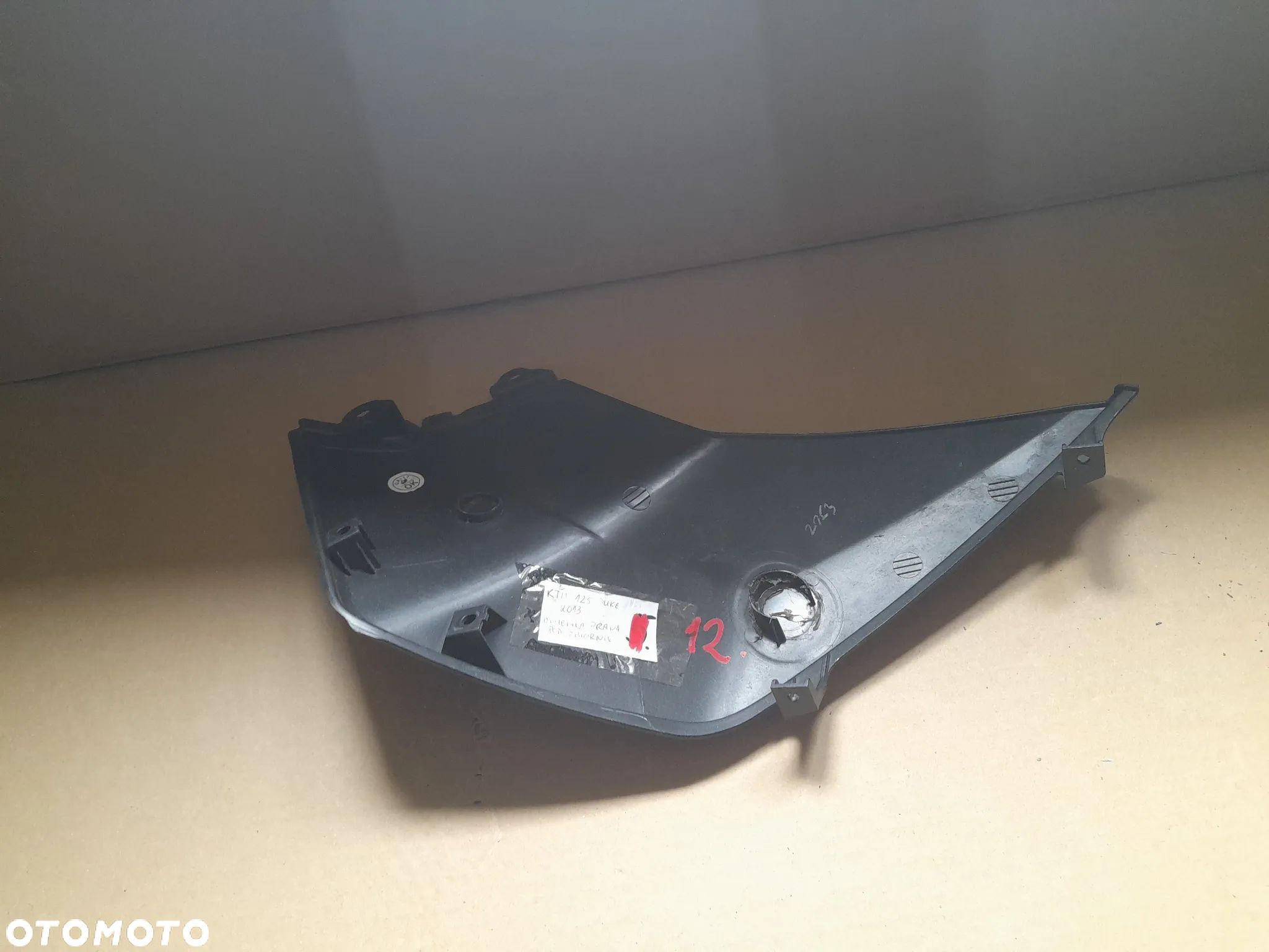 KTM 125 duke 2013 owiewka prawa pod zbiornik - 1