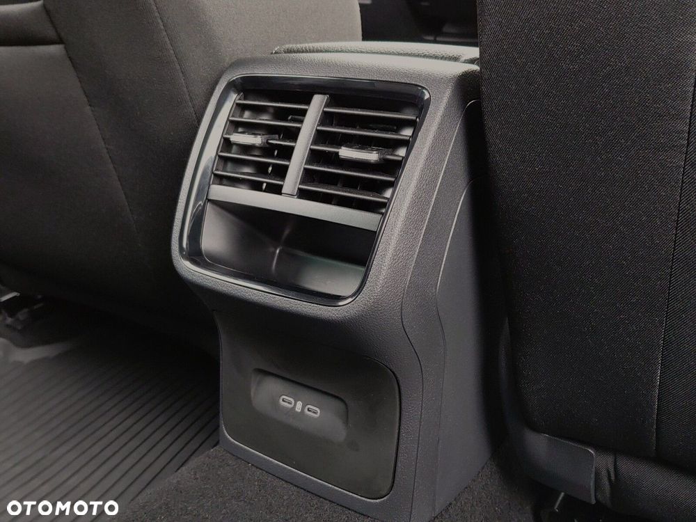 Skoda Octavia 1.5 TSI mHEV Selection DSG - 27