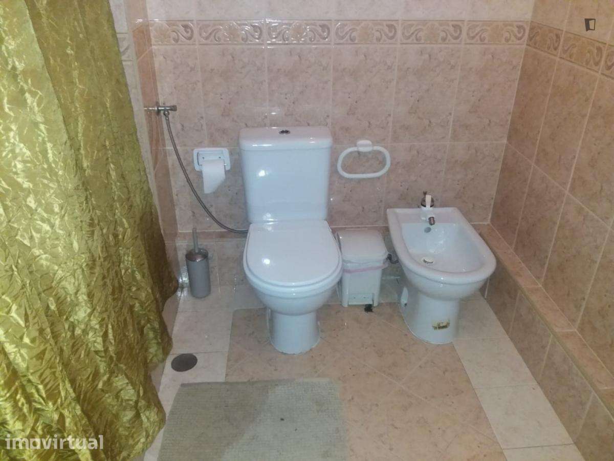 Quarto - localizado em Aveiro - Grande imagem: 5/13