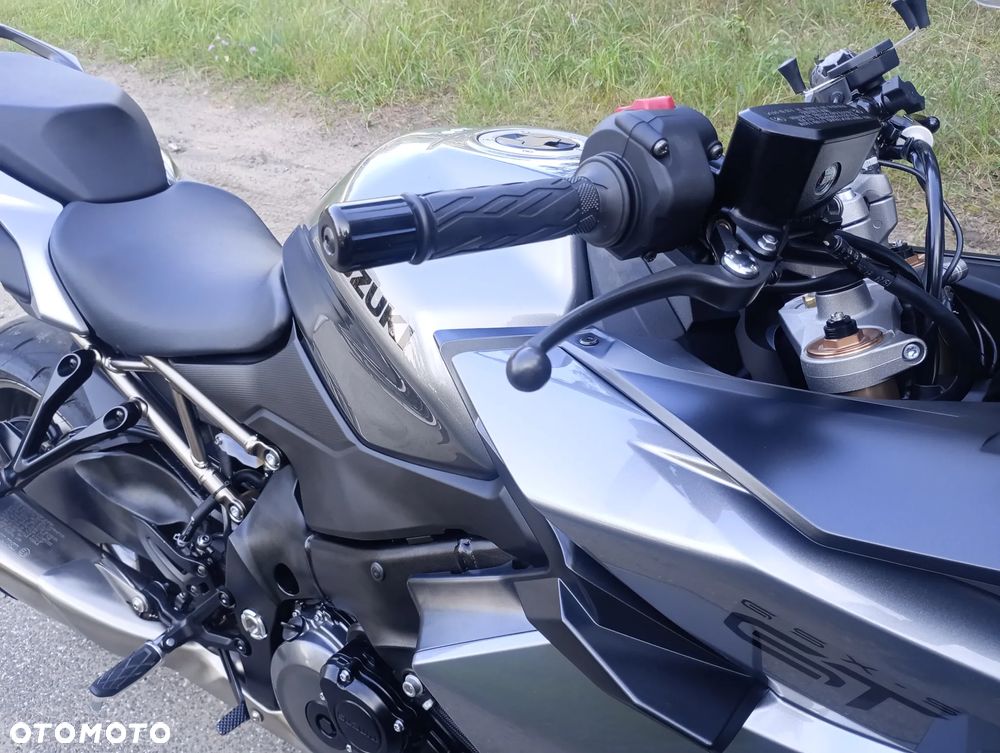 Suzuki GSX 1000 - 11