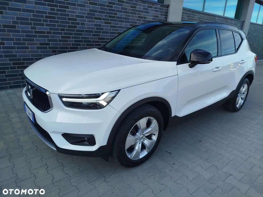 Volvo XC 40 T2 Plus Dark - 1