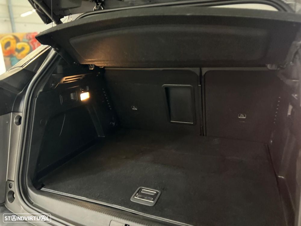 Peugeot 3008 1.6 Hybrid Allure Pack e-EAT8 - 28