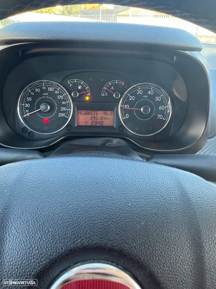 Fiat Grande Punto - 23