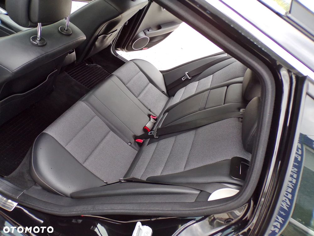 Mercedes-Benz Klasa C 180 Kompressor Automatik BlueEFFICIENCY Avantgarde - 25
