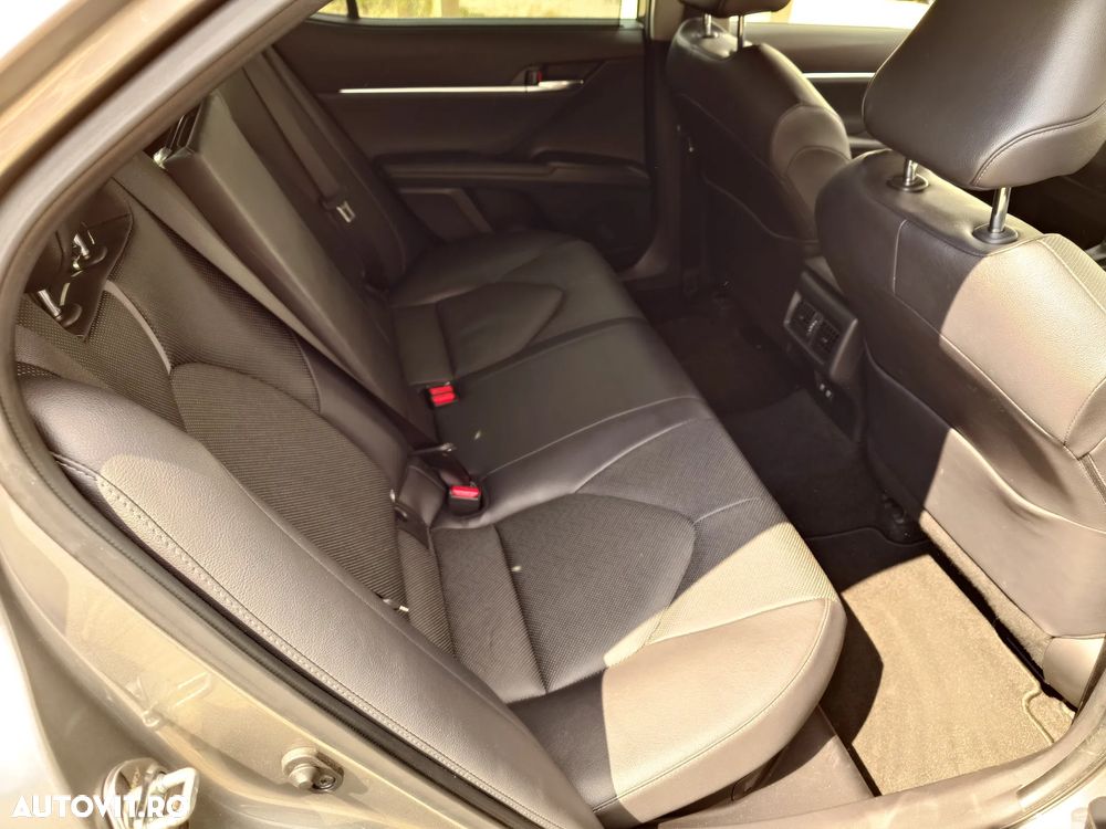 Toyota Camry 2.5 Exclusive - 20